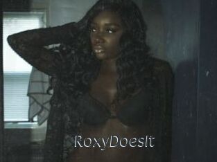 RoxyDoesIt